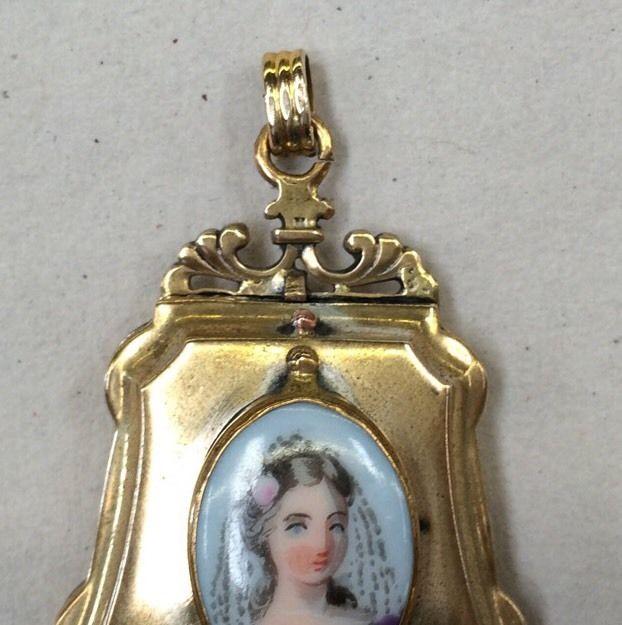 Ornate Victorian LOCKET G/F Gold Filled jewelry Pendant Portrait Porcelain Vtg